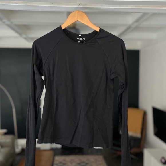 🌸 3 for $15 🌸Dry Move Petite Fit Seamless Sports Top (Size M) - Picture 7 of 9